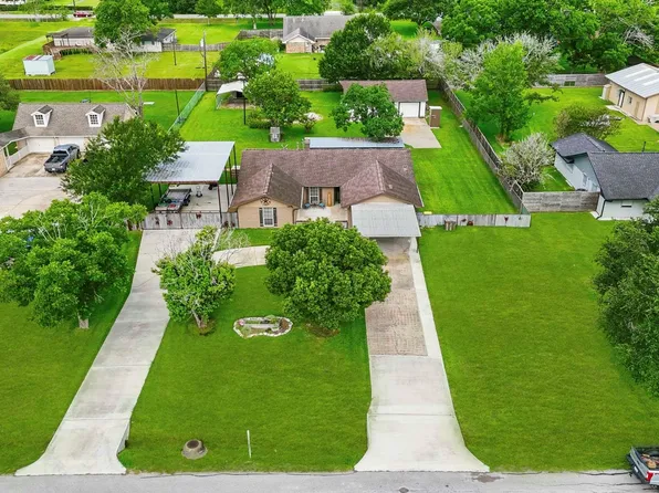 2608 Lazy Bend St, Pearland, TX 77581
