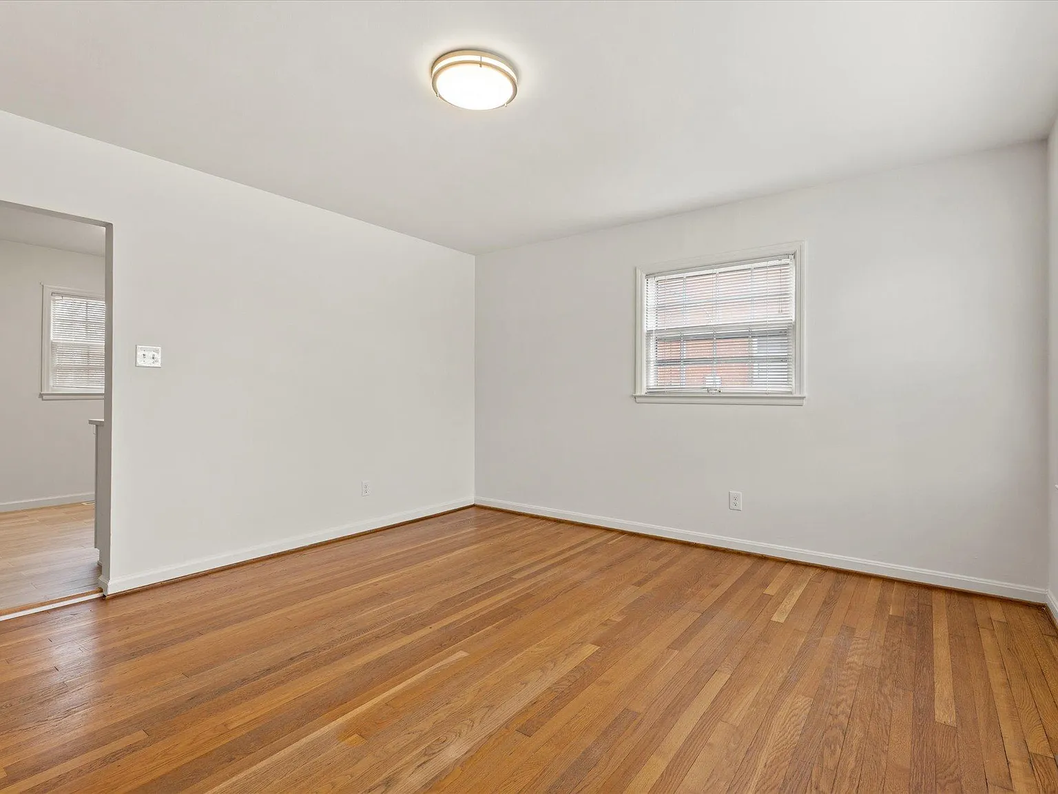 3 bed, 1025 sqft, $1,675 — Photo 3