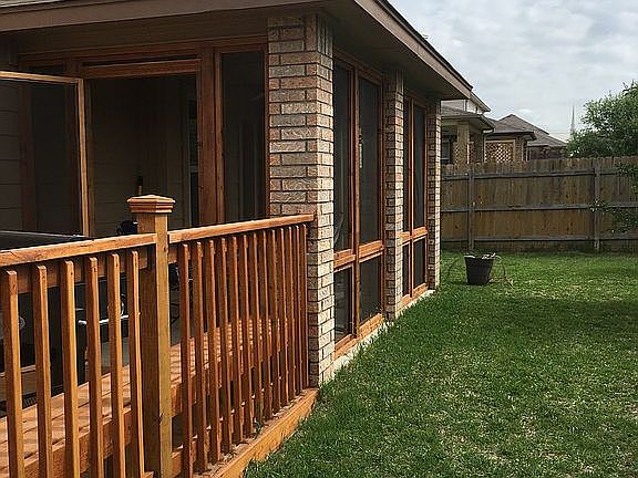 4th image of 5852 Stanford Dr