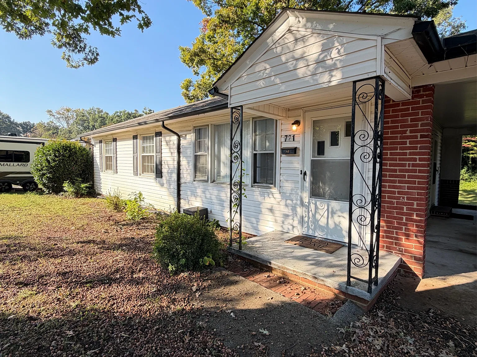 721 Evelyn - 1 — Photo 4