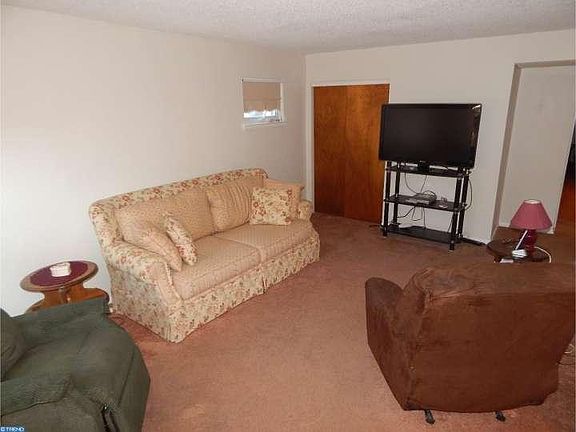 2nd image of 315 Hoffnagle St