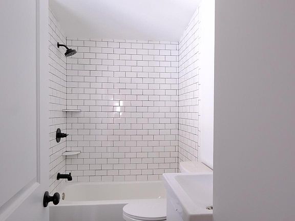 4th image of 3174 Richmond St #1R