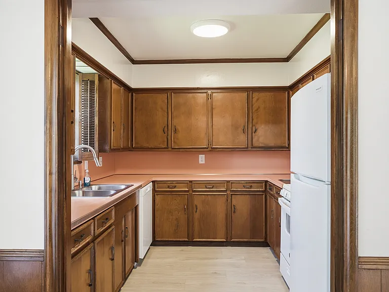 13328 Southview Ln — Photo 10