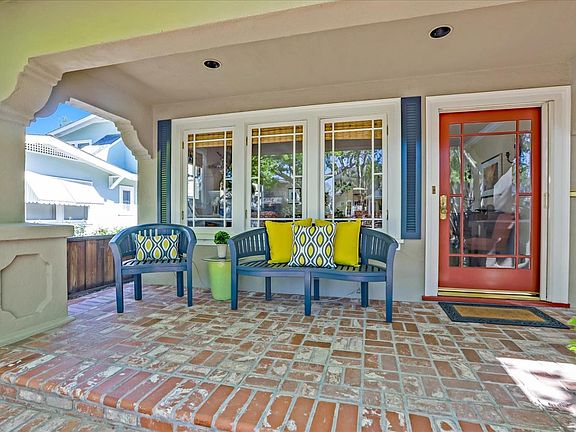 4th image of 944 Willow Glen Way
