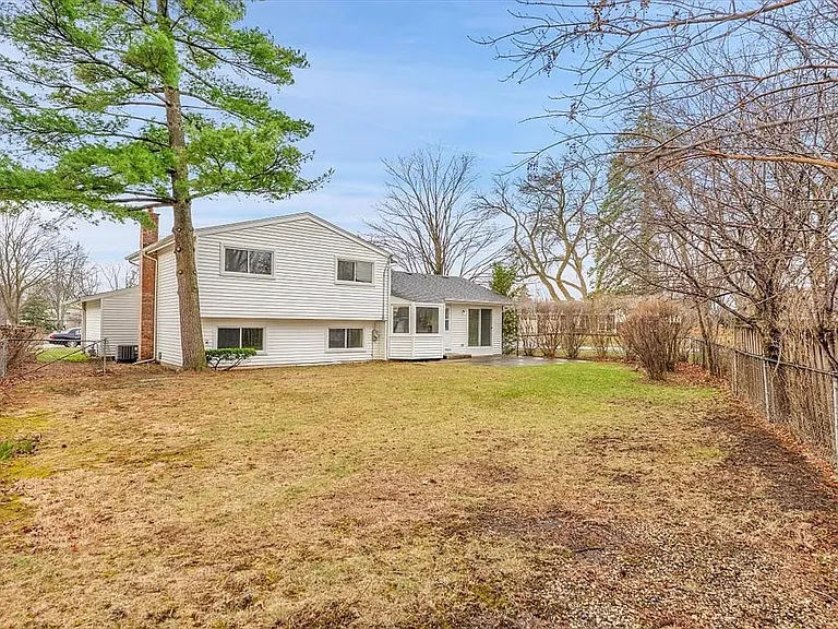 2115 N Elizabeth Dr — Photo 36