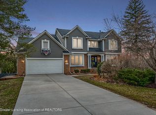 16913 Thorngate Rd, East Lansing, MI 48823