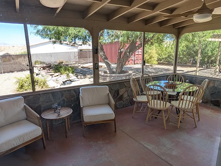 Merrill Ave — Photo 26