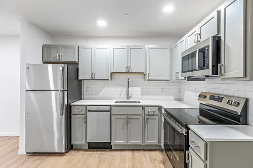 Hamilton Apartments Photo 1