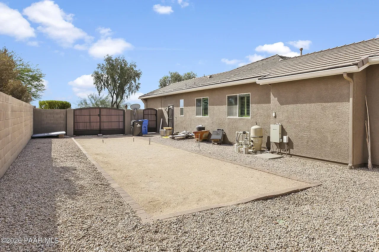 3 bed, 2.5 bath, 2666 sqft, $3,000 — Photo 3