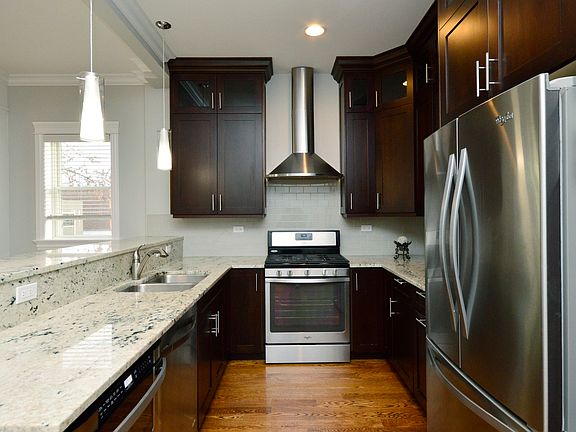4th image of 2309 W Foster Ave #3