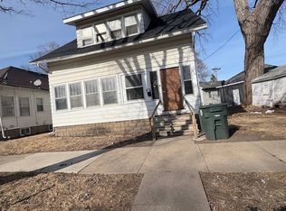 310 Crescent Pl, Waterloo, IA 50703