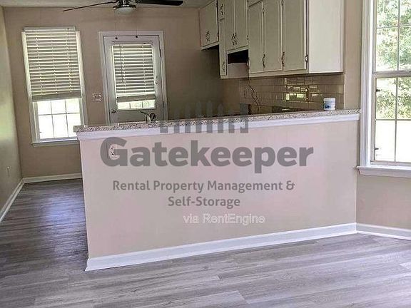 4th image of 681 Senoia Rd