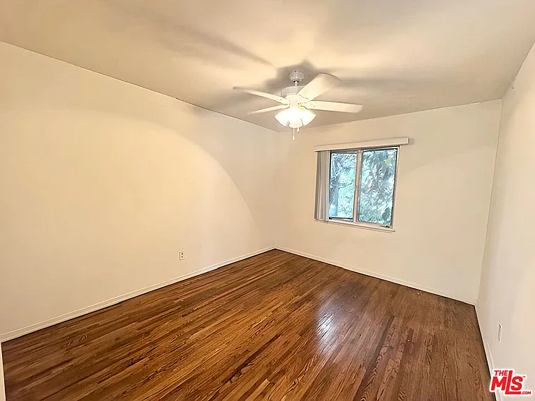 470 S Mariposa Ave #16 — Photo 9