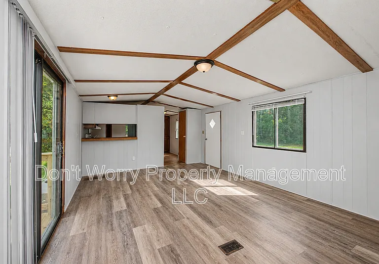 1086 Frye Rd — Photo 5