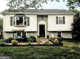 7953 W Riverside Dr, Pasadena, MD 21122