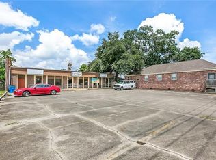 2820 Paris Rd #A, Chalmette, LA 70043