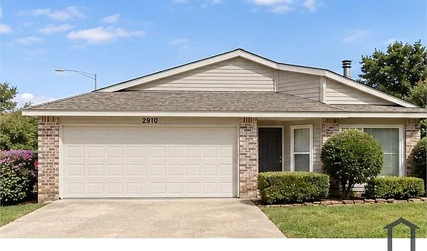 3 bed, 1269 sqft, $2,700 — Photo 2