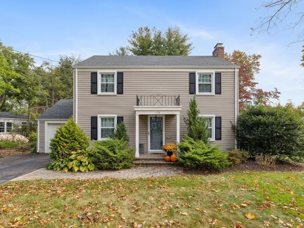174 Woodrow Street, West Hartford, CT 06107