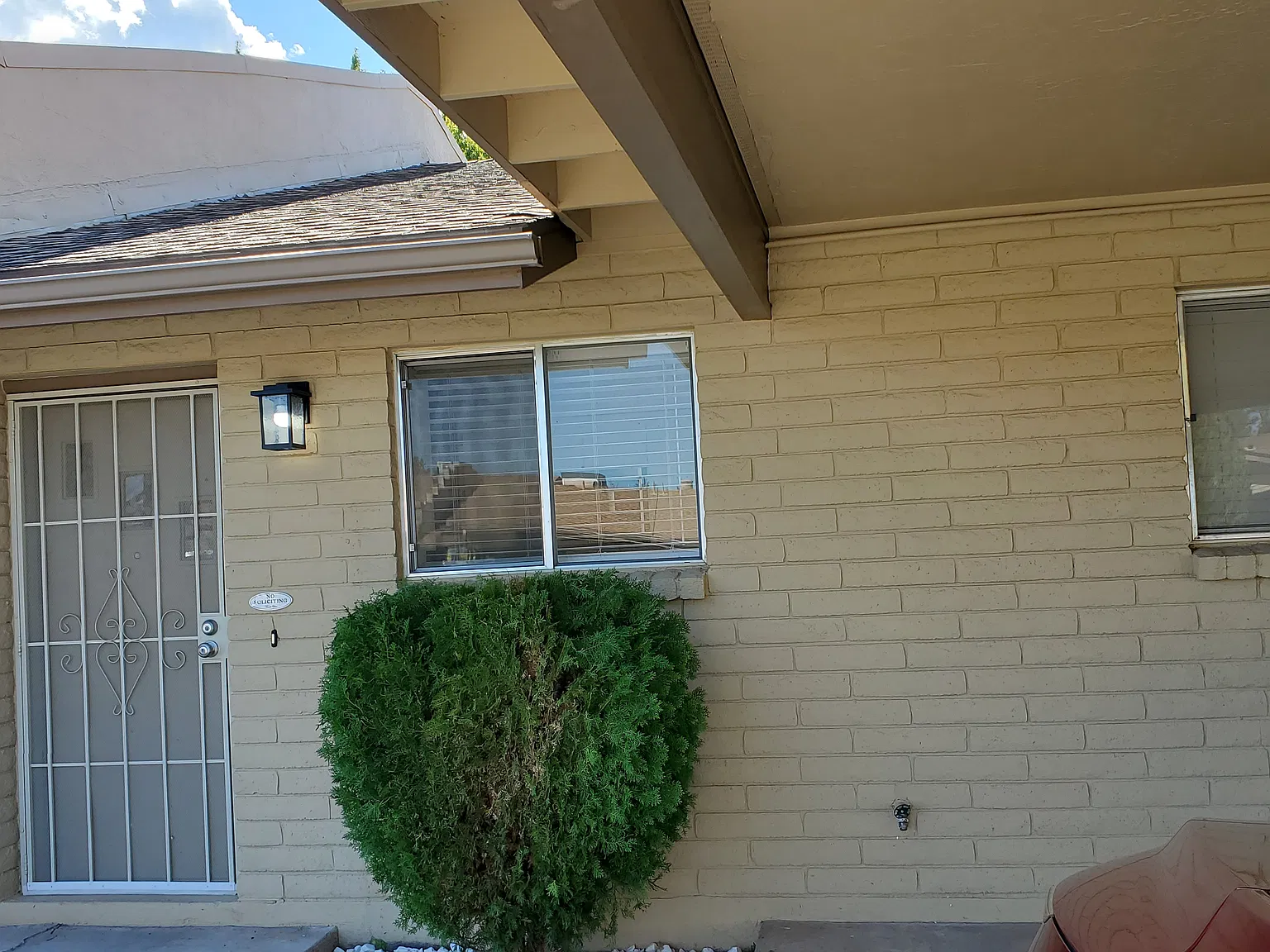 1611 Lindley Dr — Photo 2