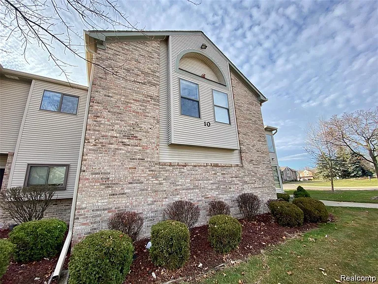 42715 Lilley Pointe Dr #108 — Photo 2