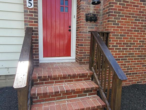 5th image of 25 Oriental Ave