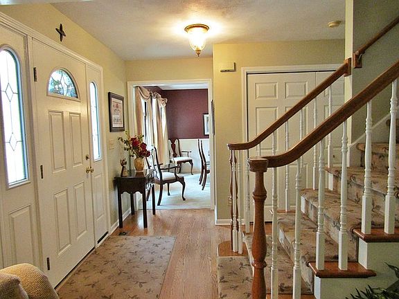 3rd image of 2677 Berkshire Dr
