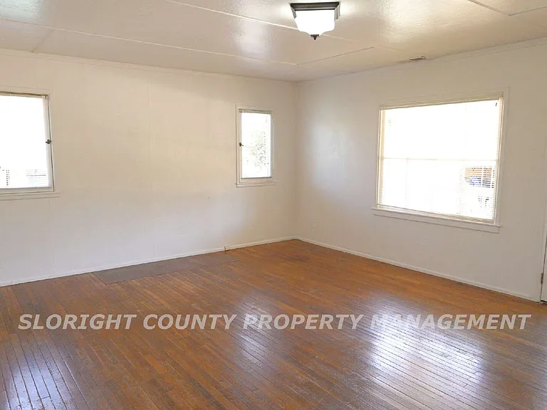 791 Pepper St — Photo 2