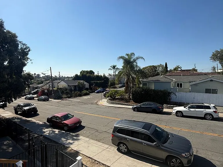 4560 College Ave — Photo 13
