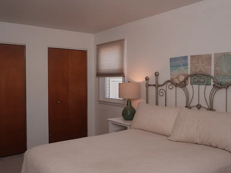453 Berkshire Dr — Photo 14
