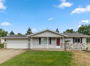 3976 York View Dr NW, Comstock Park, MI 49321