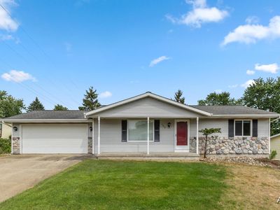 3976 York View Dr NW, Comstock Park, MI, 49321