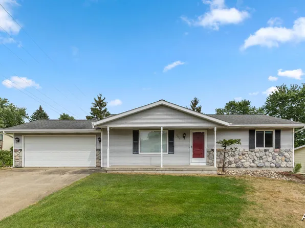 3976 York View Dr NW, Comstock Park, MI 49321