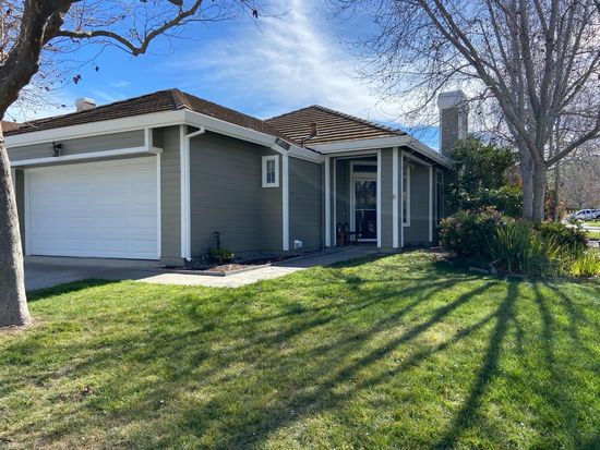 17500 Woodridge Ct, Salinas, CA 93908