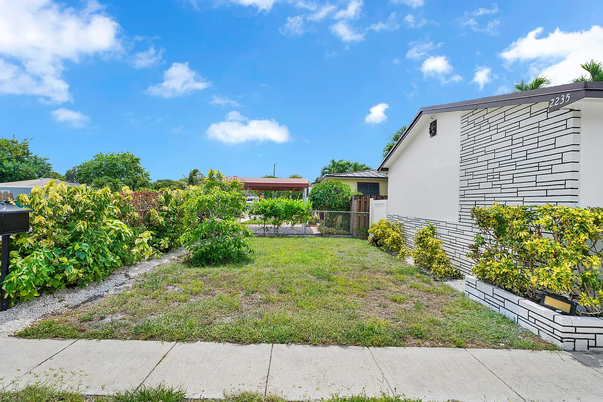 Building Photo - 2235 Coolidge St #1