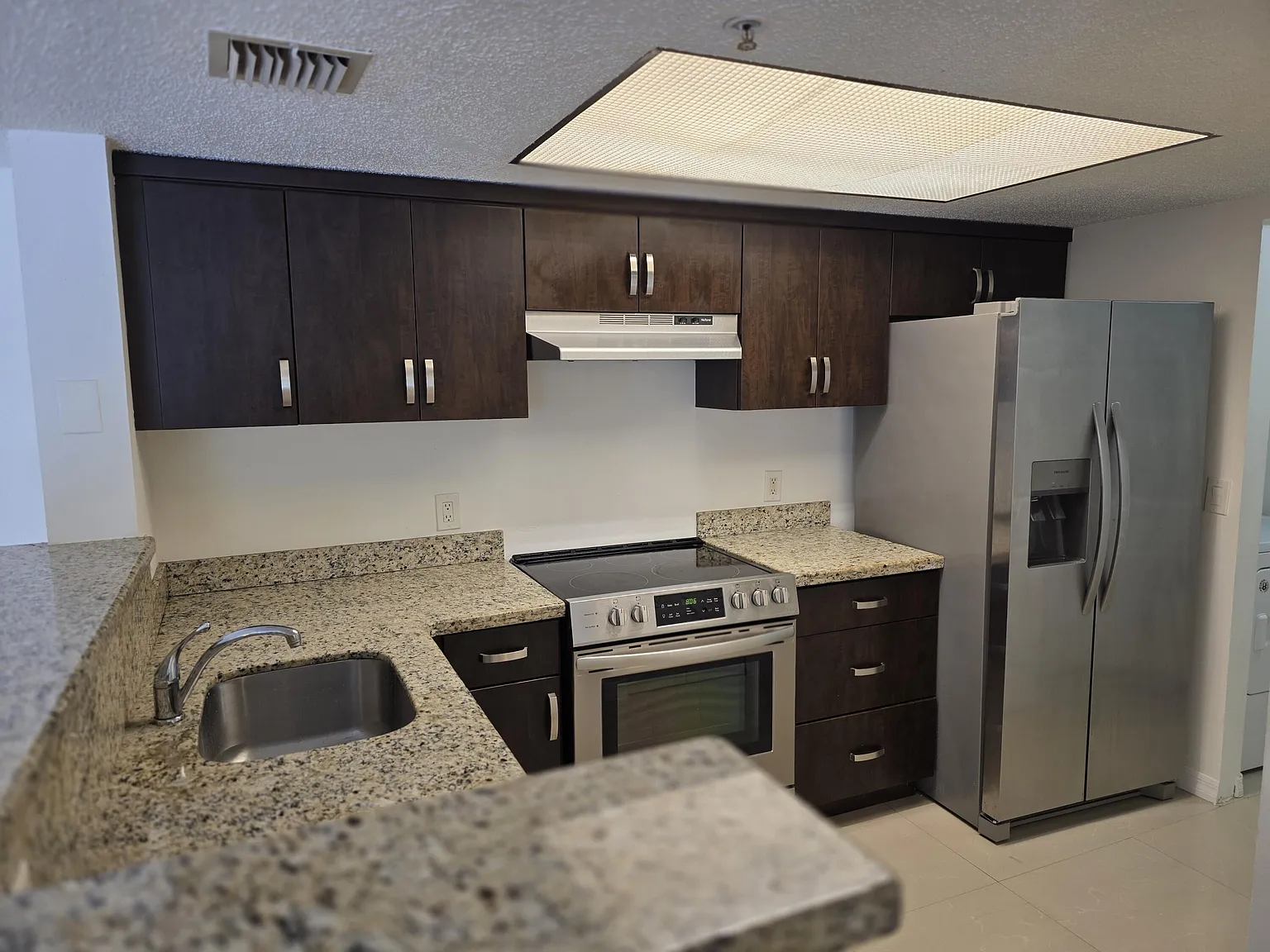 2 bed, 2.0 bath, 1246 sqft, $2,275 — Photo 3