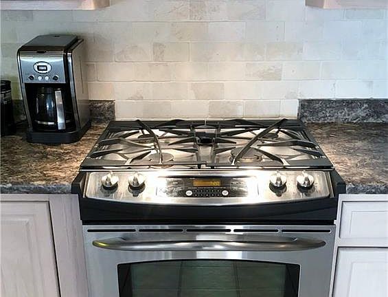 5th image of 5188 Palmyra Ave