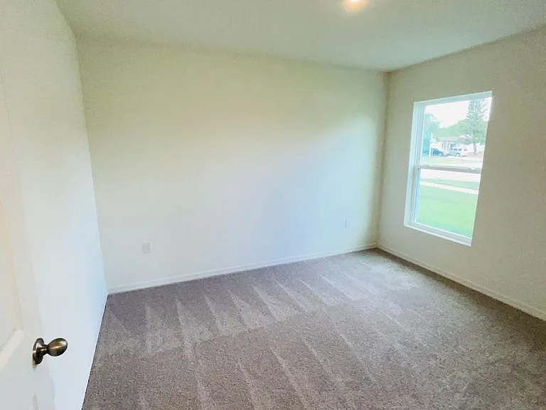 1701 SE Manth Ln — Photo 14