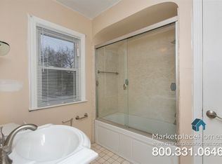 9548 S Vanderpoel Ave, Chicago, IL 60643