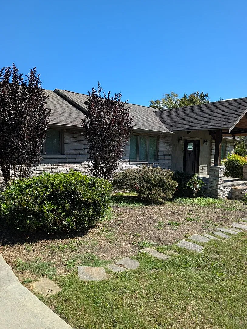 Furnished 3 Bedroom 2.5 Bedrooms — Photo 2