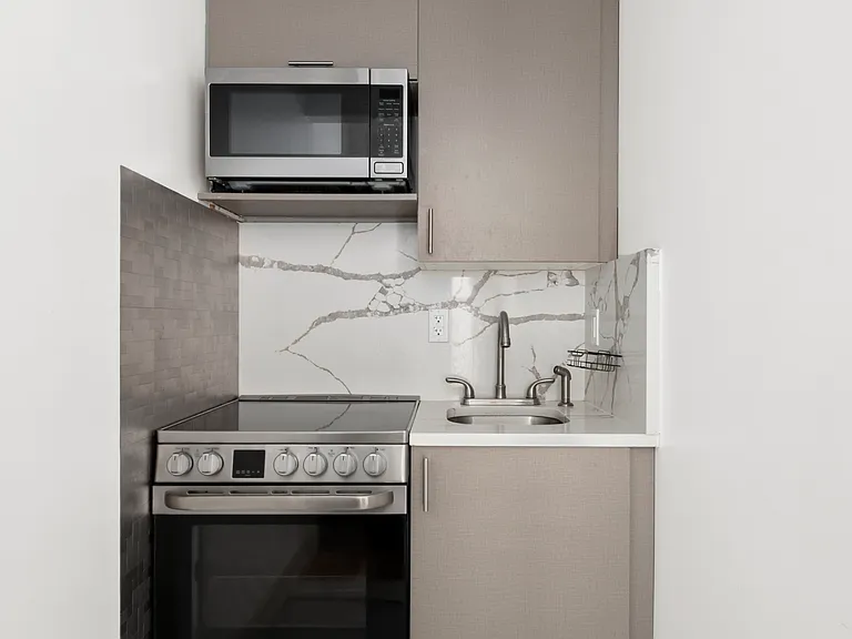 47 W 71st St #4F — Photo 5