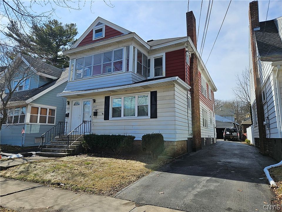 1st image of 1215 Oak St #17