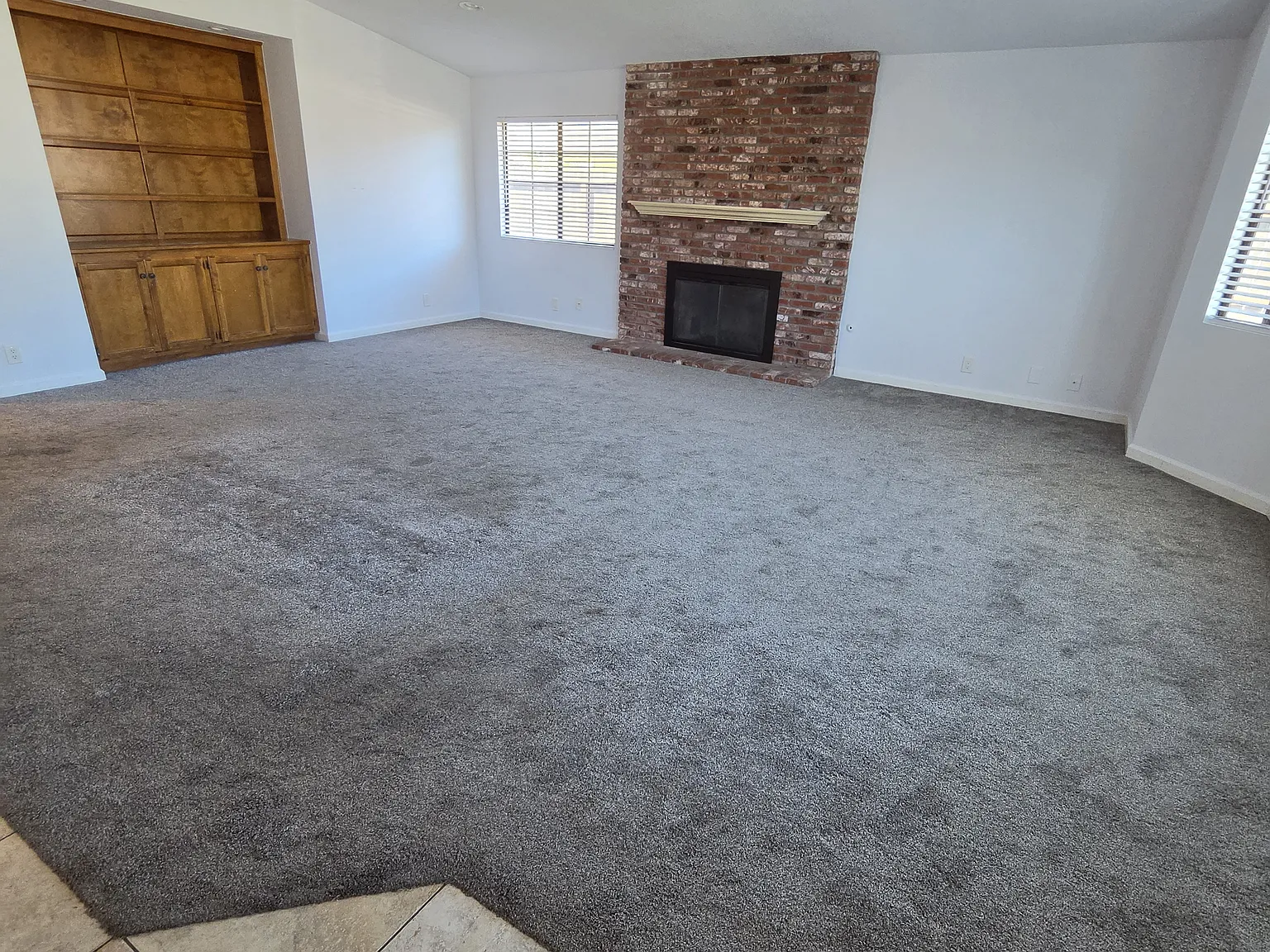 3 bed, 2159 sqft, $4,375 — Photo 2