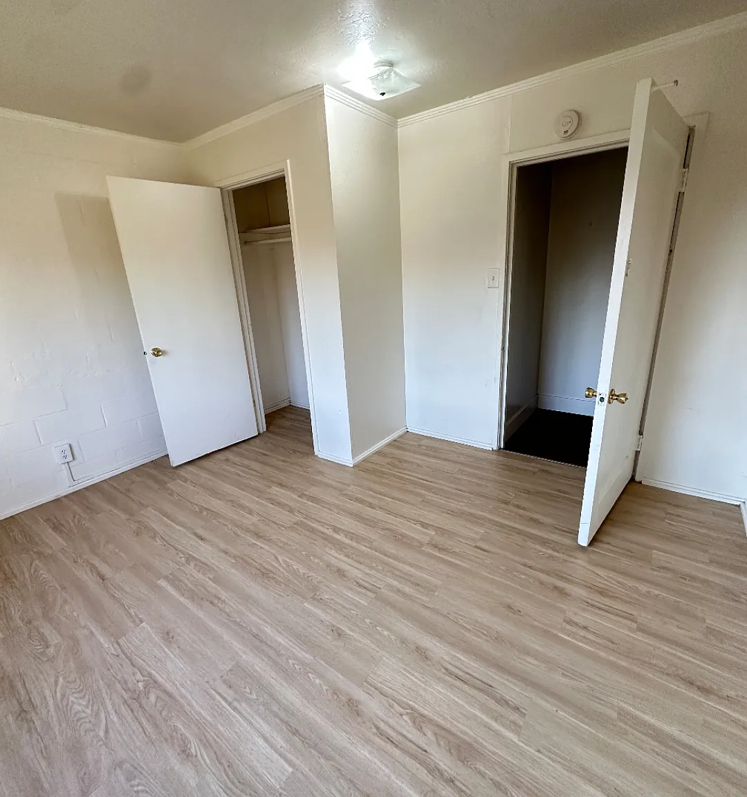 2 bed, $1,600 — Photo 4