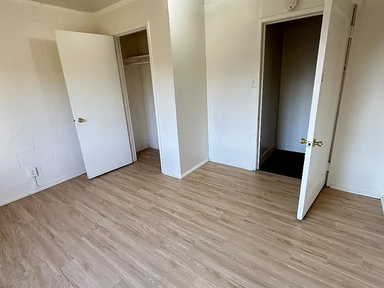 156 W Baxter St #158 — Photo 3