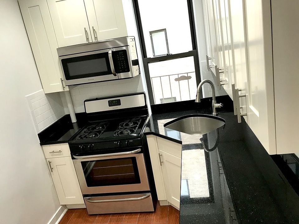 1st image of 2915 36th Ave APT 3AA