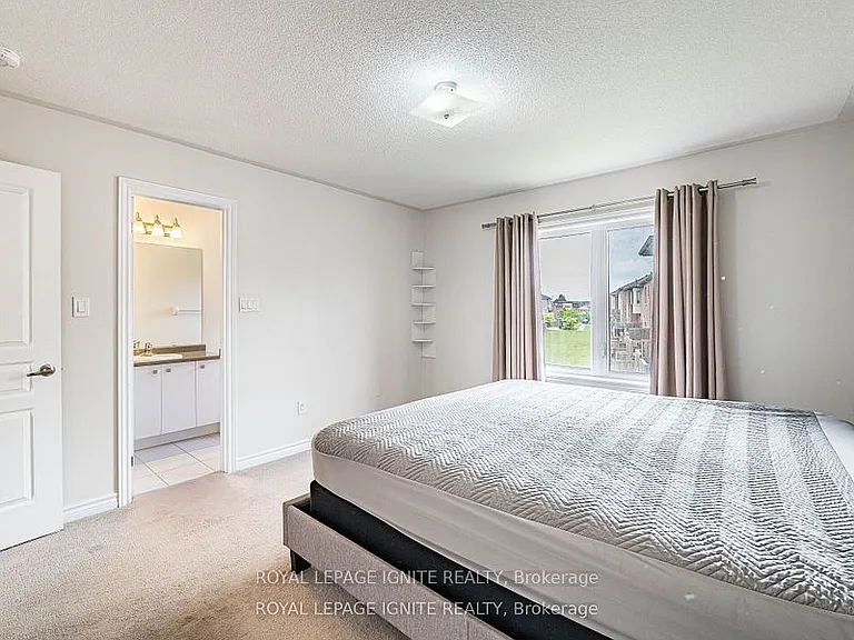 37 Aspen Hills Rd — Photo 19