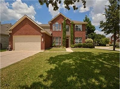 2nd image of 901 Hunters Creek Dr