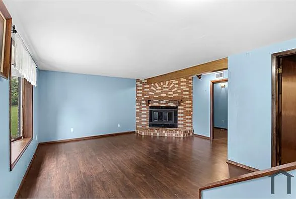 811 Villette Ct — Photo 3