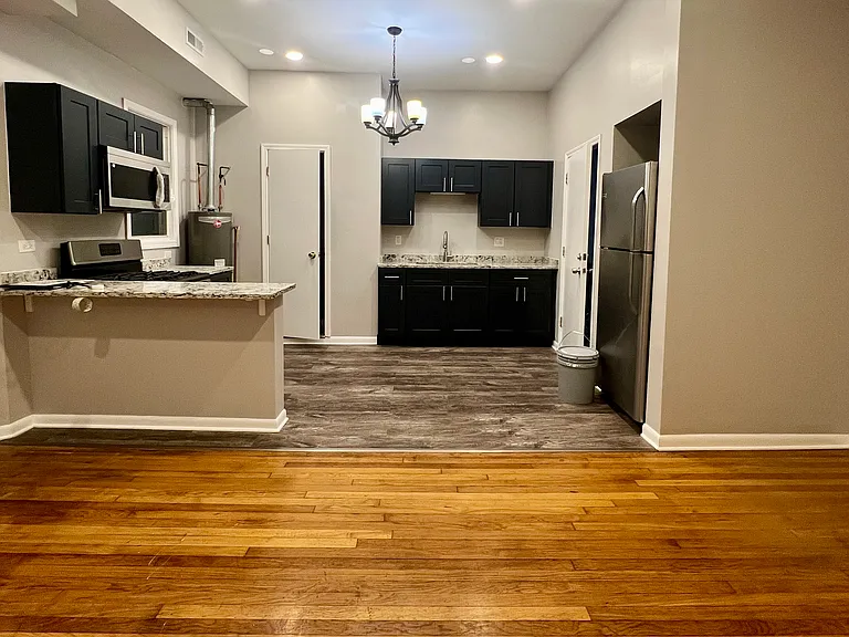 1839 W Cermak Rd #3R — Photo 6