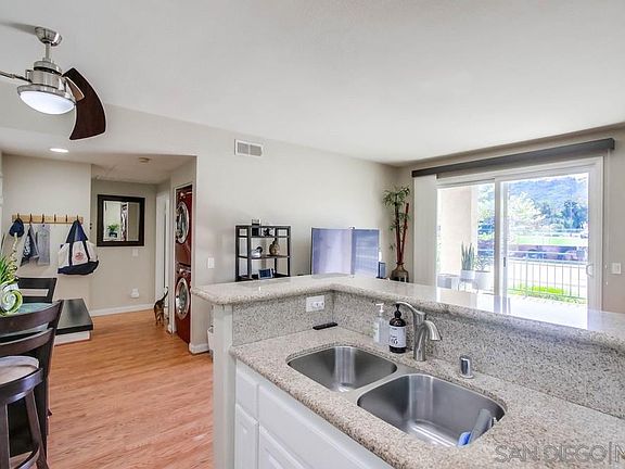5th image of 2220 Camino De La Reina Unit 102